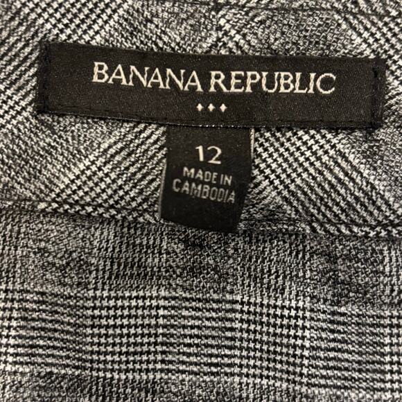 Y2K, vintage Banana Republic plaid mini skirt, gray, Size 12 - Picture 3 of 6